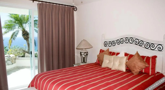 Villa Thunderbird