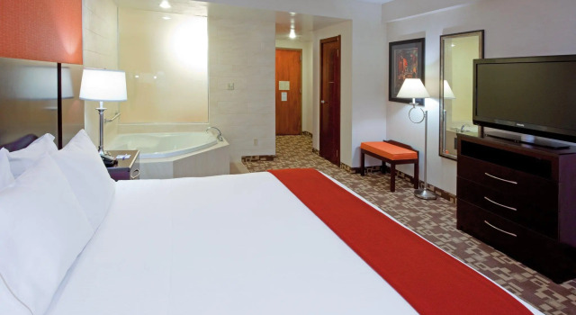Номер Standard Holiday Inn Express Maspeth by IHG