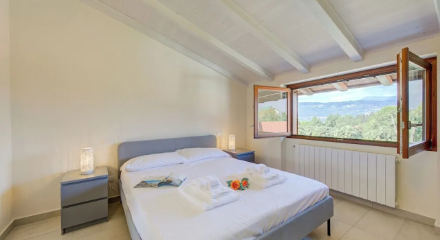 Семейный коттедж с балконом Cottage del Lago