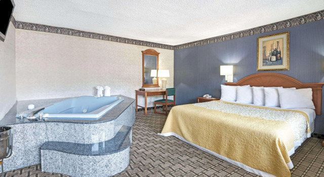 Days Inn & Conference Center by Wyndham Branford New Haven, Book Hotel Branford Connecticut