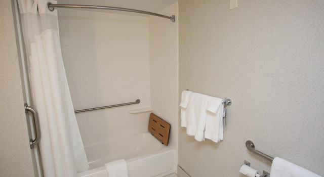 Четырёхместный номер Standard Holiday Inn Express Wilmington by IHG