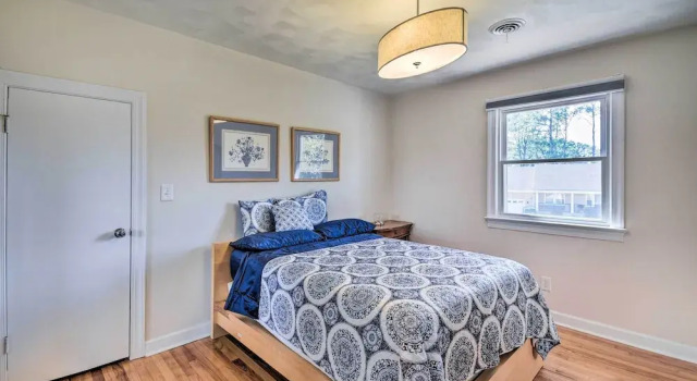 Spacious Chesapeake Home w/ Pool Table!, Book Feriehus Sommerhuse i Virginia, Hytte