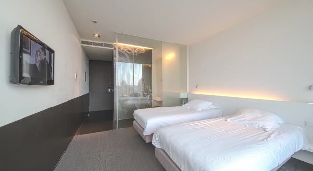 D-Hotel