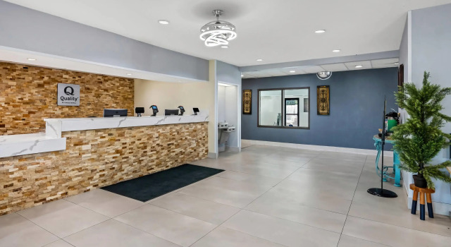 Quality Inn & Suites Manhattan