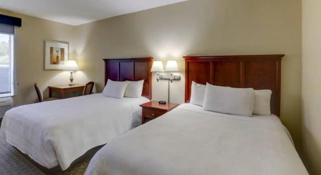 Четырёхместный номер Standard Barrington Hotel & Suites
