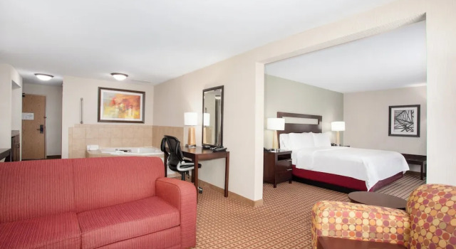 Двухместный люкс Holiday Inn Express Hotel & Suites Gillette by IHG