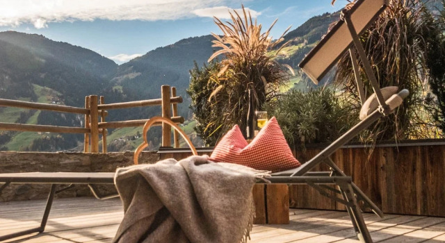 Апартаменты Grand Apartment in Mayrhofen with Infrared Sauna & Artistic Interiors