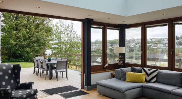 Коттедж Oaktree Lodge - Luxury Cottage, Hot Tub, Sea Views