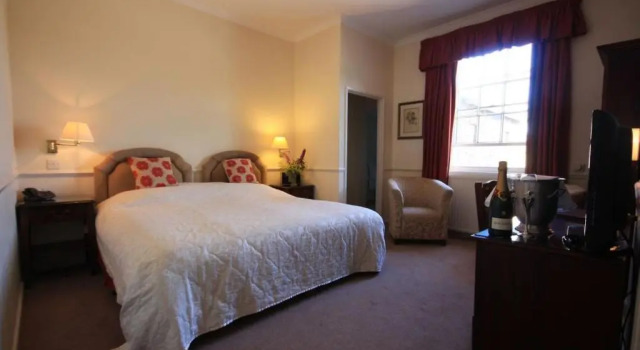 Номер Superior Worsley Arms Hotel