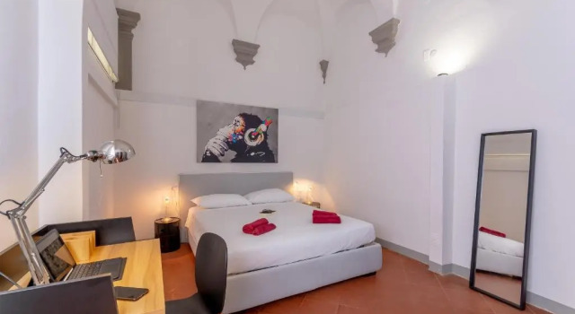 Апартаменты c 1 комнатой Ground Floor With Patio-Ghibellina 65
