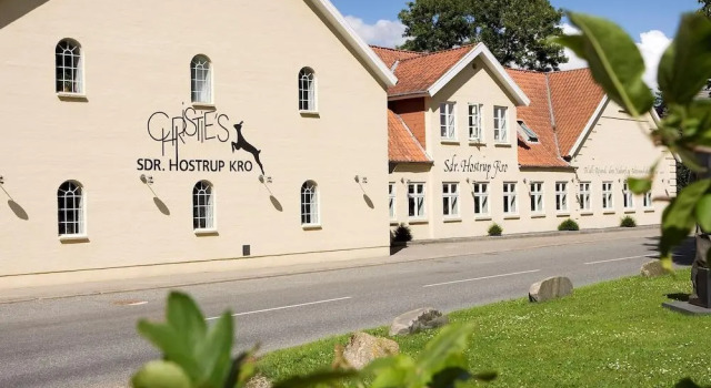 Christies Sdr. Hostrup Kro, Rezerwuj Hotel Hotele w Sønderjylland z parkingiem, Parking