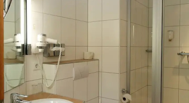Четырёхместный номер Standard Luckai Hotel & Restaurant Inhaber Dennis Burmann