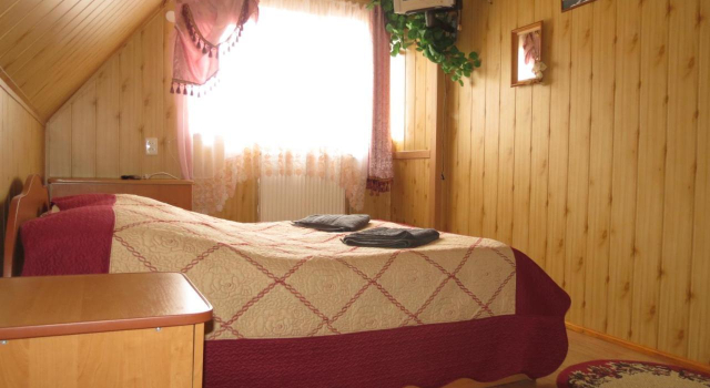 Bilyy Kamin Guest House, Book Pension Billige hoteller i Tatariv