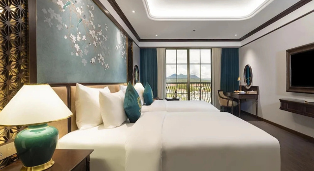 Номер Deluxe с балконом и с видом на город Best Western Premier Imperial Dalat