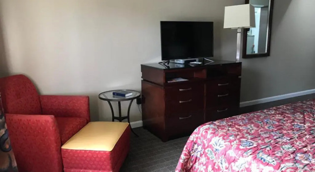 Номер Standard CCI Express Inn