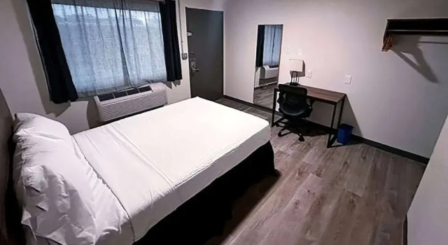 Двухместный люкс Studio City Suites, A Travelodge By Wyndham