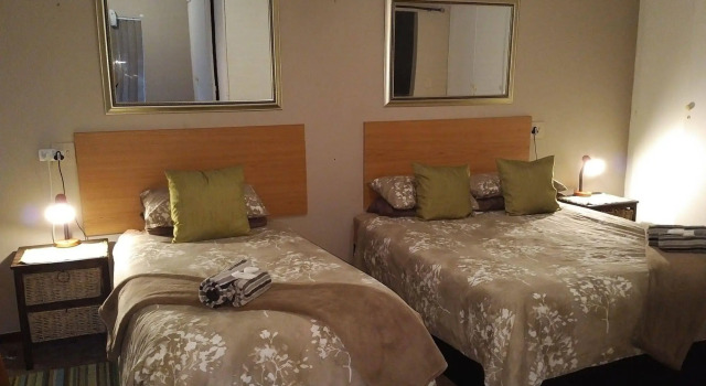 Milton's Guesthouse, Prenota Hotel Hotel a Waterberg con colazione, Colazione