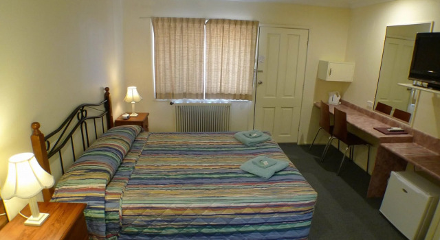 Parkhaven Motel, Забронировать Мотель Гоулбёрн Новый Южный Уэльс, рядом с Военный мемориал и музей Роки-Хилл   