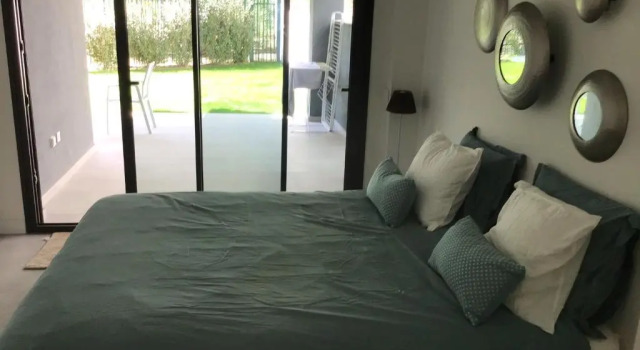Oasis 325 Cronos homes