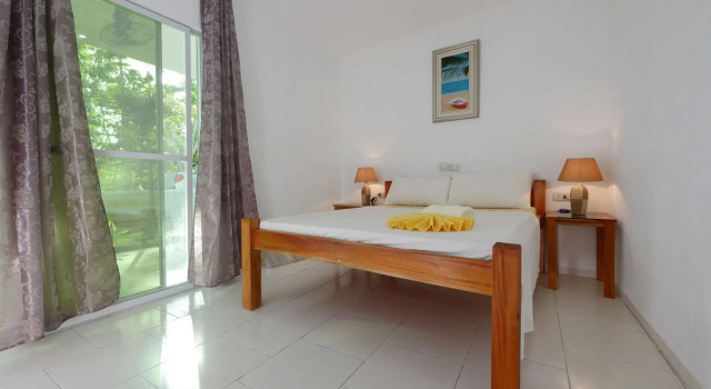 Alona Gecko Inn