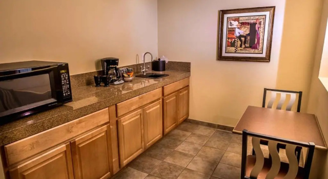 Люкс Best Western Plus Arroyo Roble Hotel & Creekside Villas