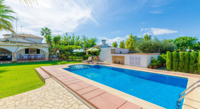Villa Santa Eulalia Petit, Book Villa Villas in Santa Margalida, Villa