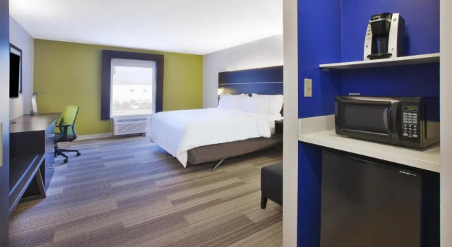 Номер Standard Holiday Inn Express Tiffin by IHG