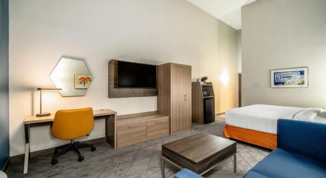 Люкс Holiday Inn Express & Suites Phoenix - Mesa West by IHG