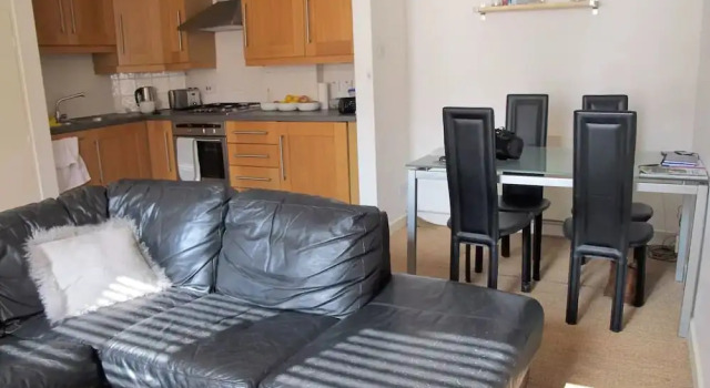Amazing Two Bed Cottage in Victoria Park Village, Забронировать Дом для отпуска Коттеджи Лондона, рядом с Бетнал Грин, Коттедж