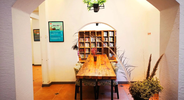 Qiandaohu Blue Mountain Youth Hostel, Book Hostel / Vandrerhjem Hostels i Chun'an, Hostel / Vandrerhjem