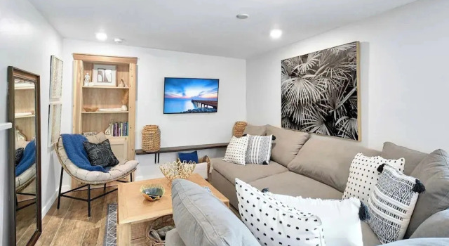 Near Old Naples! Coastal Escape w/ Tropical Patio, Забронировать Дом для отпуска Виллы штата Флориды, Вилла