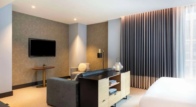 Двухместный полулюкс Hilton Woking