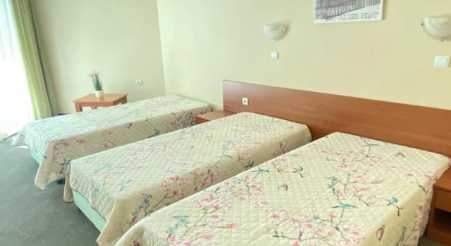 Трёхместный номер Standard с балконом Hotel L&B- Free parking