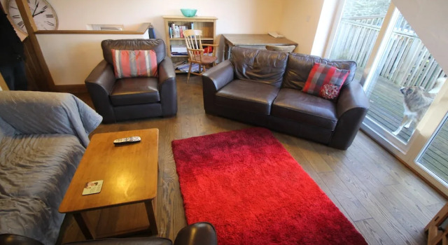 Violet Cottage 3 Bedroom Apartment by Cardiff Holiday Homes, Book Apartment Cardiff Glamorgan