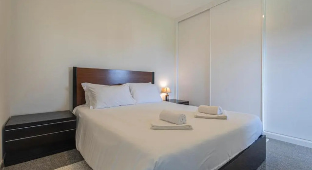 LovelyStay - Trendy 1BDR apartment w/ river view, Забронировать Апартаменты/квартира Апартаменты Лиссабона, рядом с Парк в Бела-Висте, Апартаменты/квартира