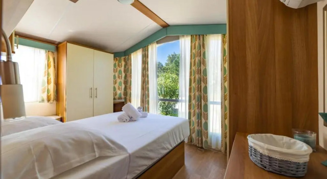 L'élégant Terrasse Piscine Camping 4 étoiles, Забронировать Кемпинг Ла-Гард-Френе Сен-Тропе залива, рядом с Chapelle Notre Dame de Miremer