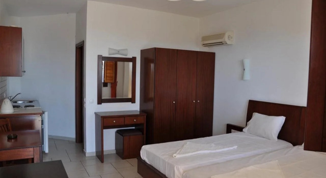 Marianthi Studios & Apartments