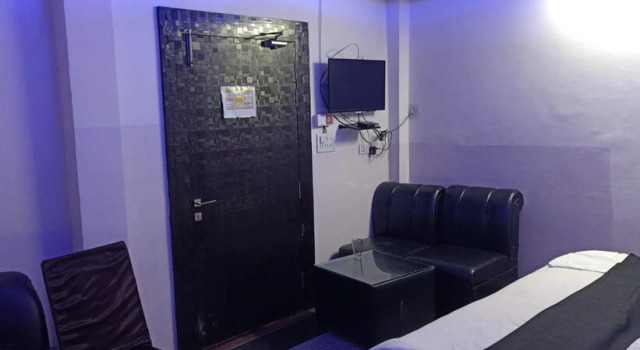 Hotel S R Lucknow