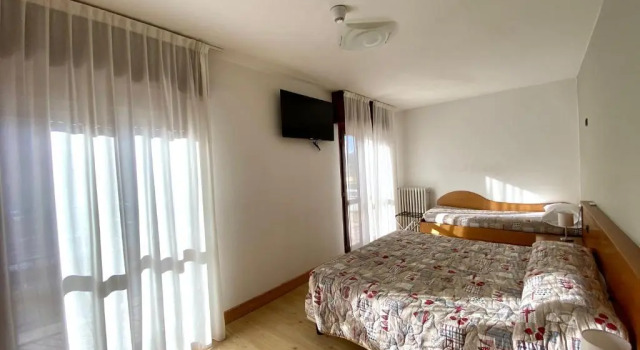 Четырёхместный номер Standard с балконом Hotel Sciatori 3 Stelle Superior