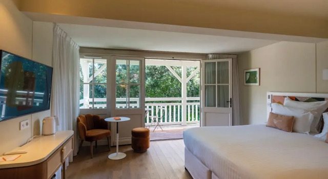 Полулюкс с балконом La Villa du Moulleau