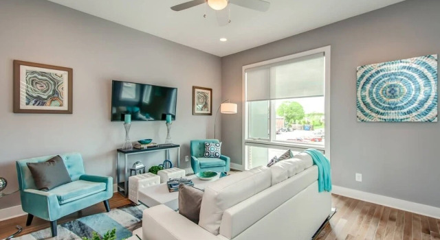 12 South Luxury Townhome w/ Rooftop Deck Brand New!, Забронировать Отель Отели Нэшвилл с парковкой, рядом с The Fisher Center for the Performing Arts, Парковка