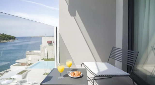 Двухместный номер Deluxe с балконом и с видом на море Hotel Kompas