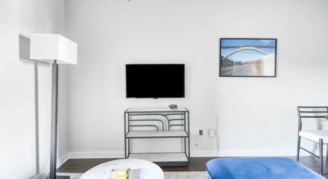 CozySuites Music Row Charming 1BR free parking 49