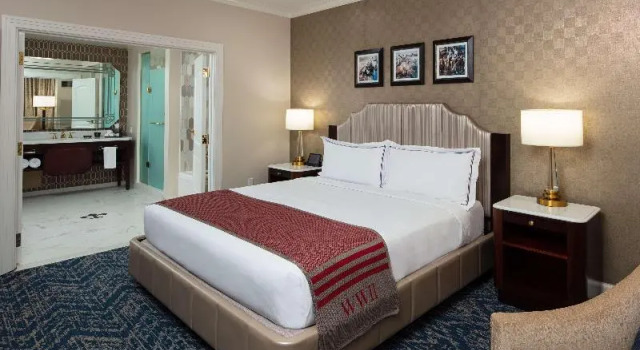 Номер The Higgins Hotel New Orleans, Curio Collection by Hilton