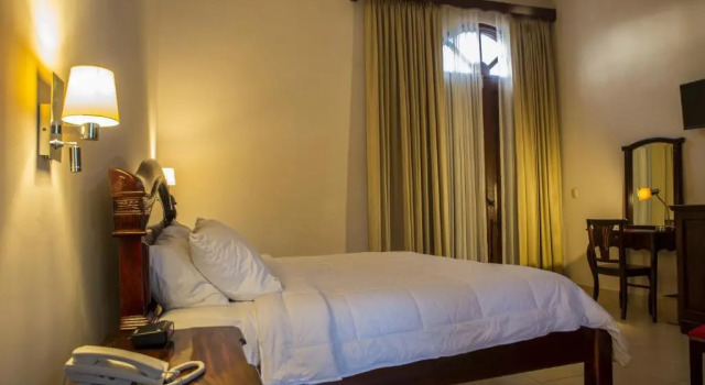 Полулюкс Hotel Real La Merced