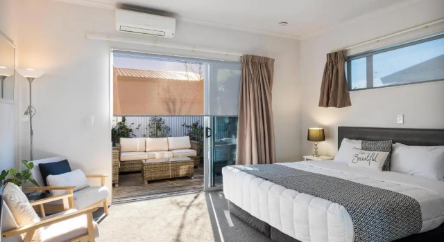 Студия Executive Two Tree Motel & Lodge