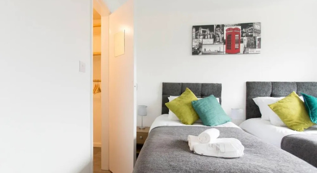 Immaculate 2-bed House in Dartford, Book Hotel Dartford Kent