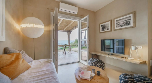 Villa Elicriso Charme and Nature  10 Beds with large outdoor spaces for exclusive use-VILLA ELICRISO, Rezervovat Vila Chaty v Elba, Chalupa