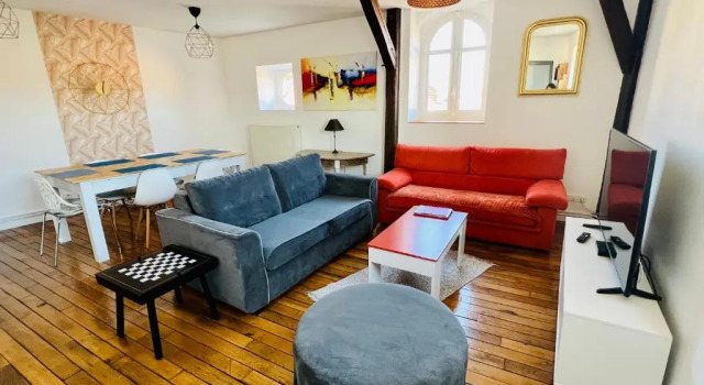 Appartement coeur centre-ville cosy et chaleureux rue Carnot, Забронировать Апартаменты/квартира Отели Шалон-ан-Шампань с парковкой, рядом с Châlons Cathedral, Парковка