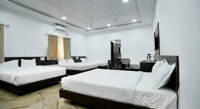 Fintastic Beach Resort, Забронировать Курортный отель Отели штата Махараштры 3 звезды, 3*
